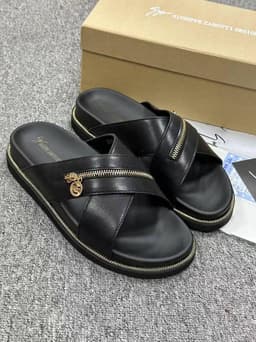 Sandals/palms