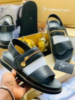 Sandals/palms